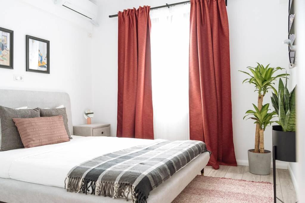 Sunny 2Br Flat - Old Town View Apartment Bucharest Exterior photo