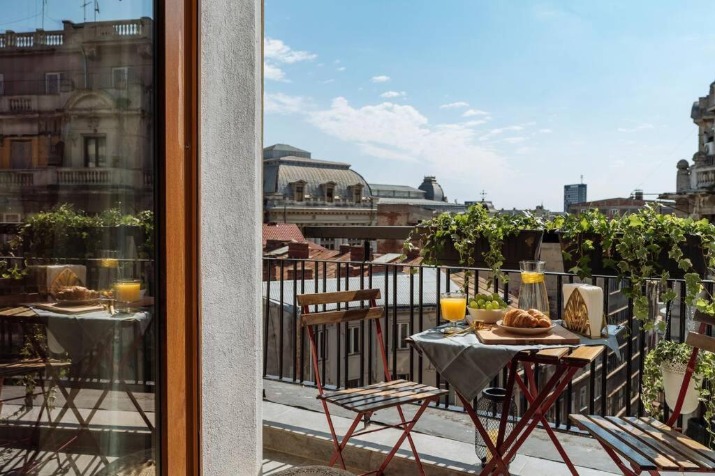 Sunny 2Br Flat - Old Town View Apartment Bucharest Exterior photo