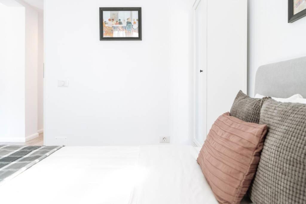 Sunny 2Br Flat - Old Town View Apartment Bucharest Exterior photo