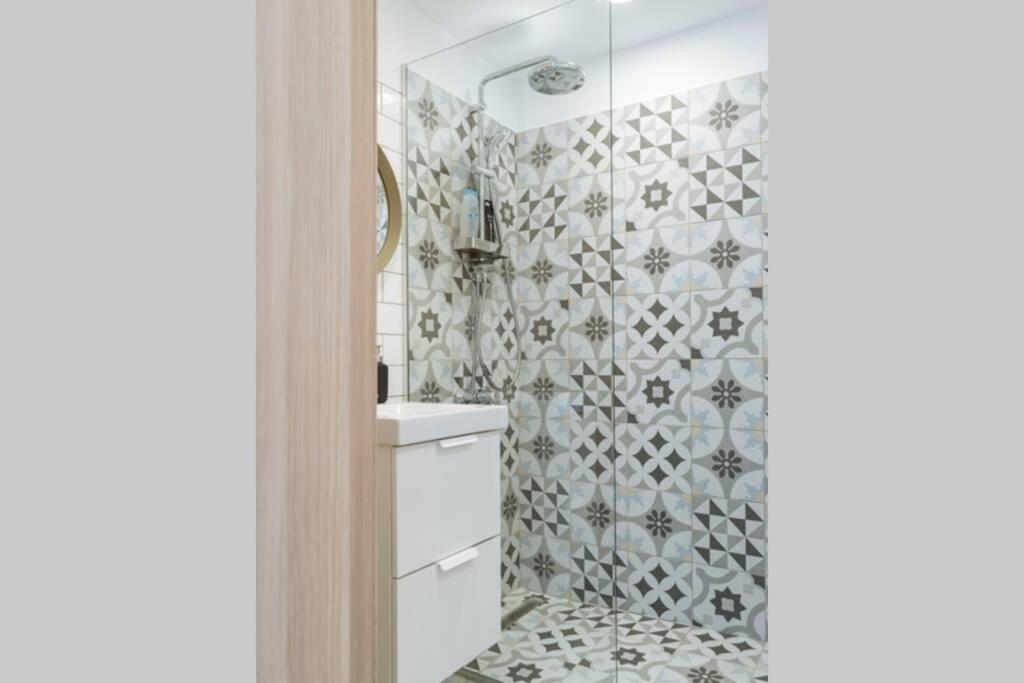 Sunny 2Br Flat - Old Town View Apartment Bucharest Exterior photo